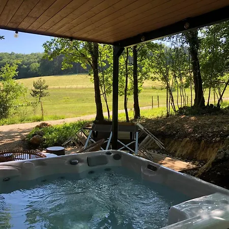 Les Crouquets-cabane Des Noyers Hébergement de vacances